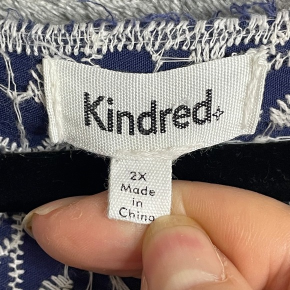 Kindred Anthro Top Size 2X Blue White Floral Embroidered Short Sleeve Boho Shirt - Picture 2 of 10